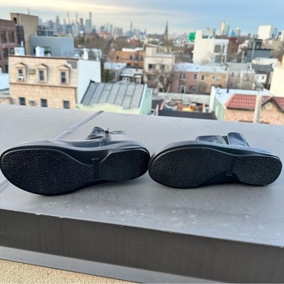 New black faux leather ankle boots gathered detail size 7 (37) vegan indie NWT - Picture 3 of 3